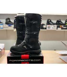 Forma Adventure boots black