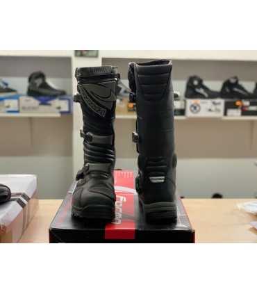 Forma Adventure boots black